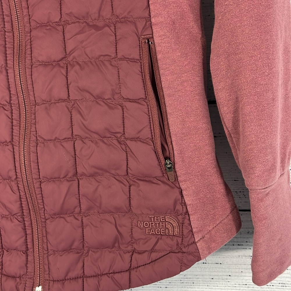 THE NORTH FACE-Women’s THERMOBALL Hooded Jacket - Picture 2 of 8